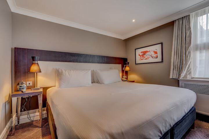 Room 26 of 126