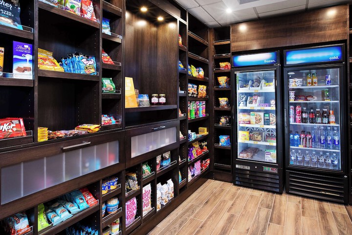 Snack bar