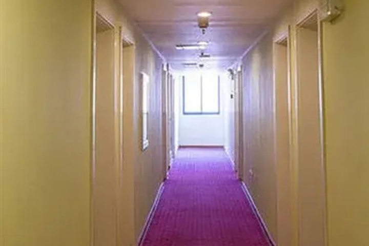 Room 5 of 6