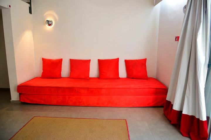 Room 14 of 63