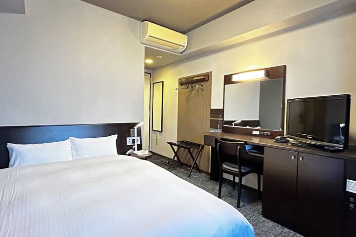Room 4 of 26