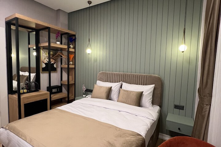 Room 18 of 47
