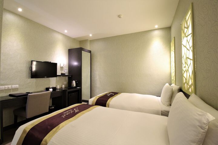Room 21 of 64