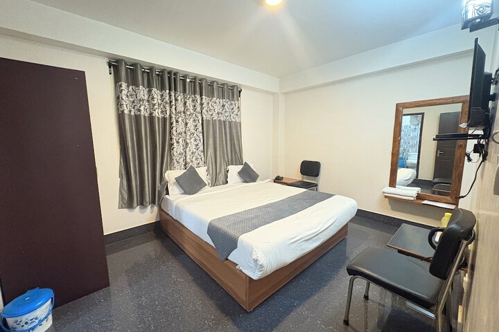 Room 4 of 48