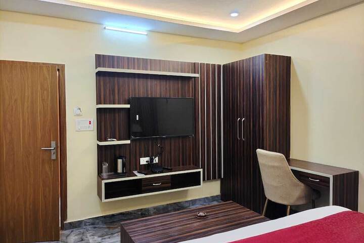 Room 2 of 15