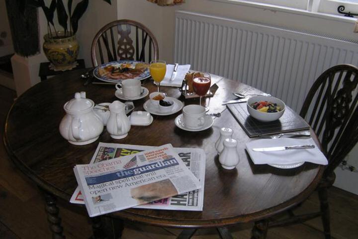 THE PILGRIMS REST