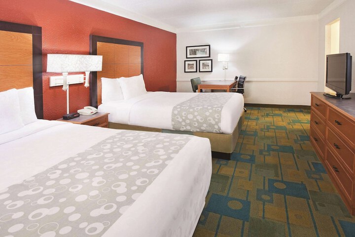 2 Double Beds Deluxe (6 of 6)