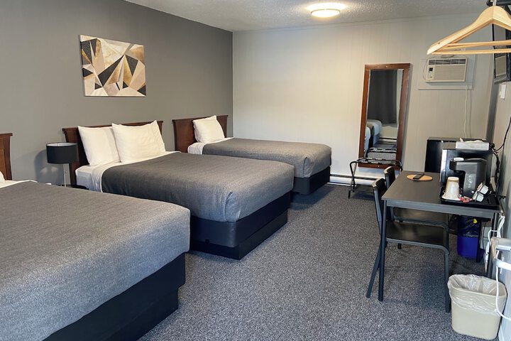 Room 17 of 37