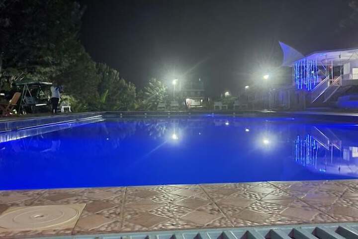 Pool 13 of 26