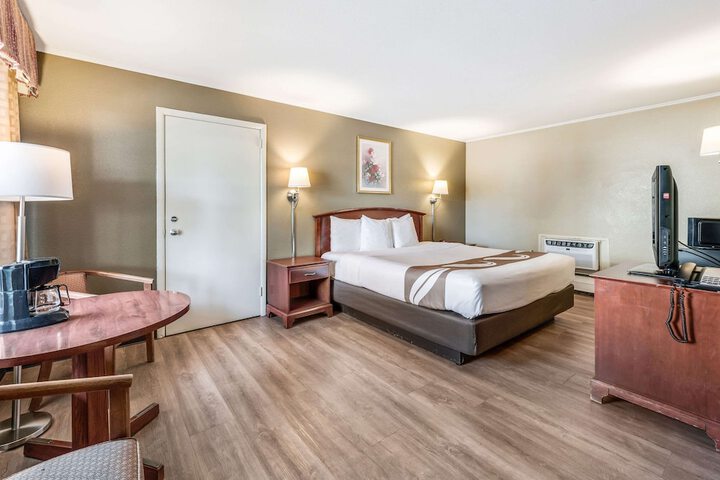 Room 8 of 26