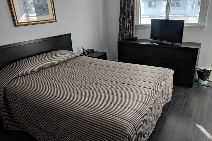 Room 4 of 23