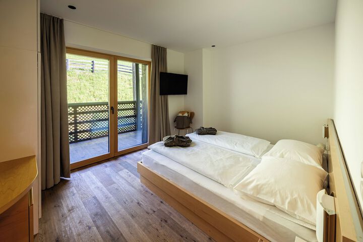 Room 6 of 66