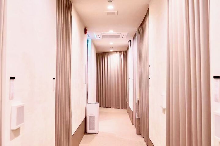 Ballroom/Hall 67 of 81