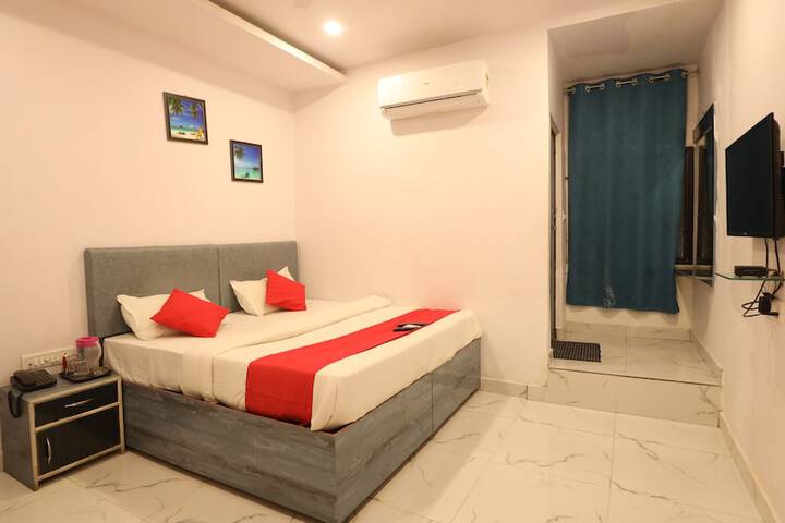Room 10 of 32