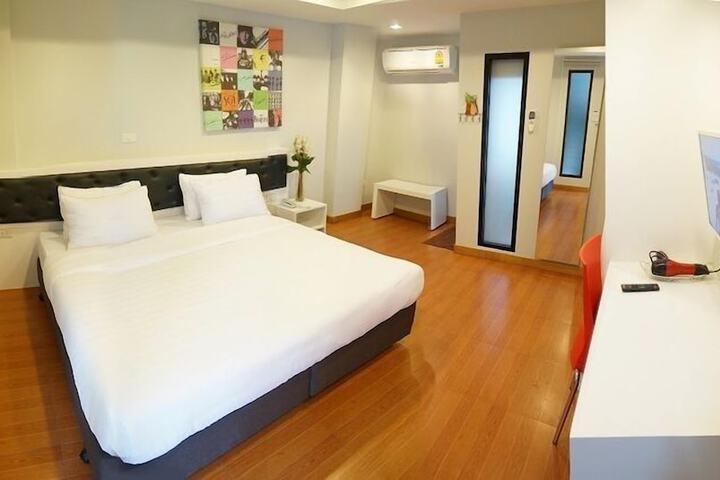 Room 7 of 57