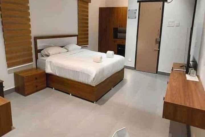 Room 6 of 26