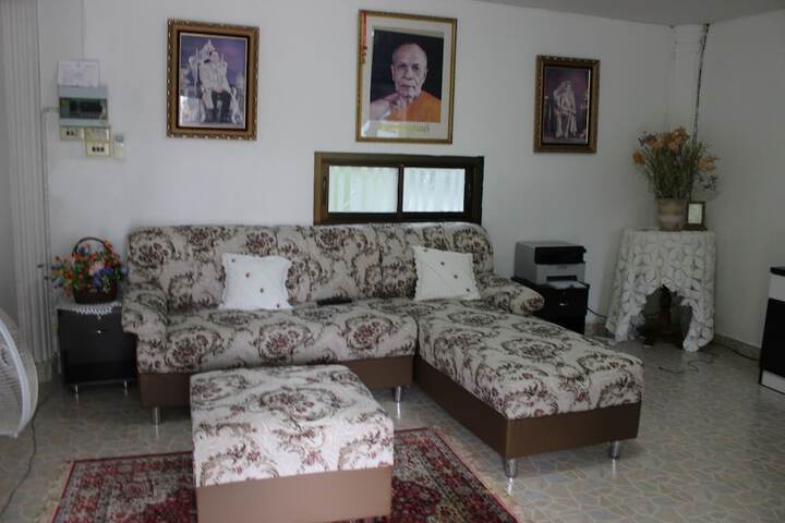Guest Lobby
