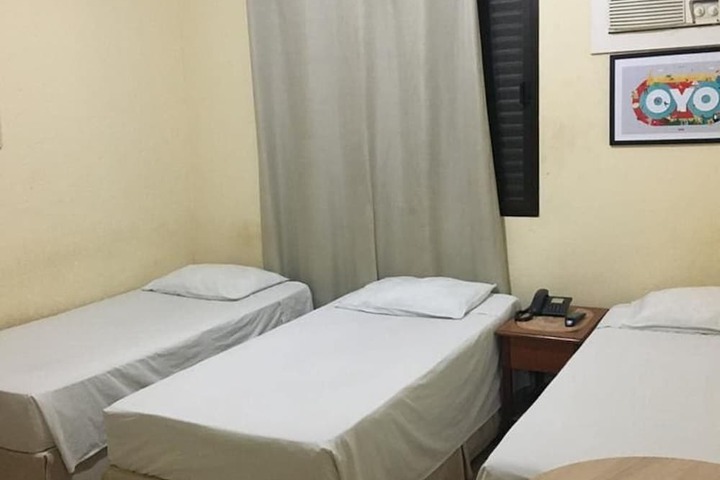 Room 9 of 13