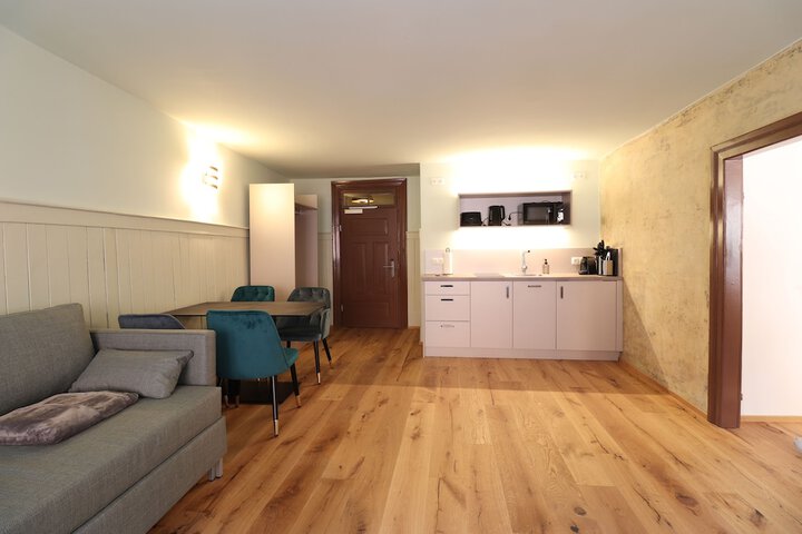 Room 60 of 102