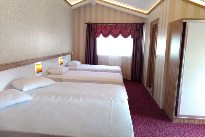 Room 20 of 33