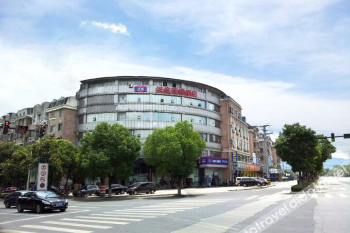 Elan Hotel