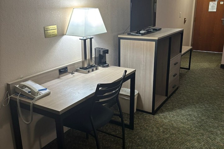 Room 25 of 43