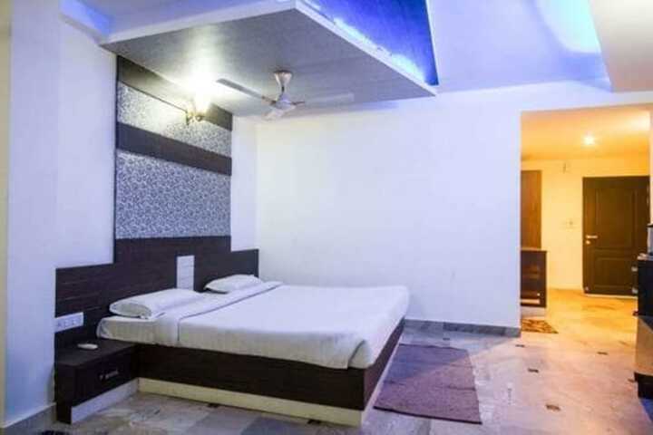 Room 8 of 35