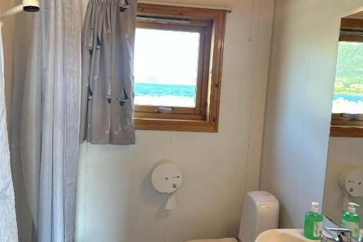 Room 58 of 102