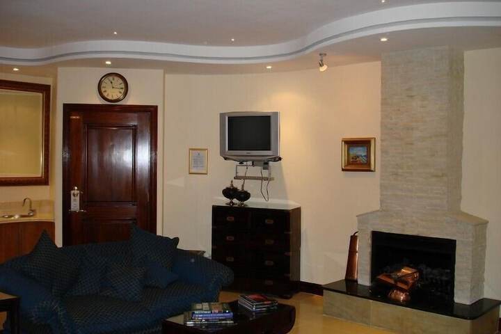 Room 8 of 30