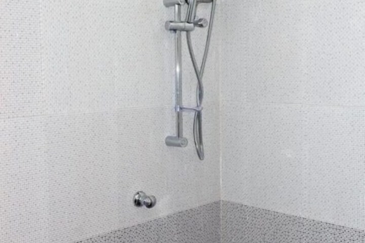 Room 7 of 13