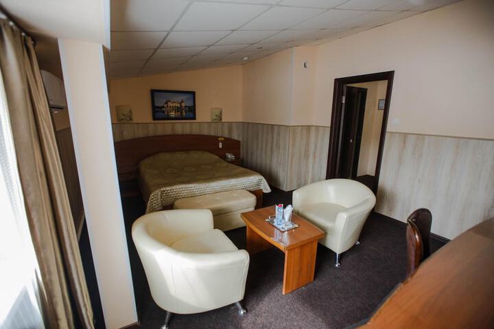 Room 34 of 62
