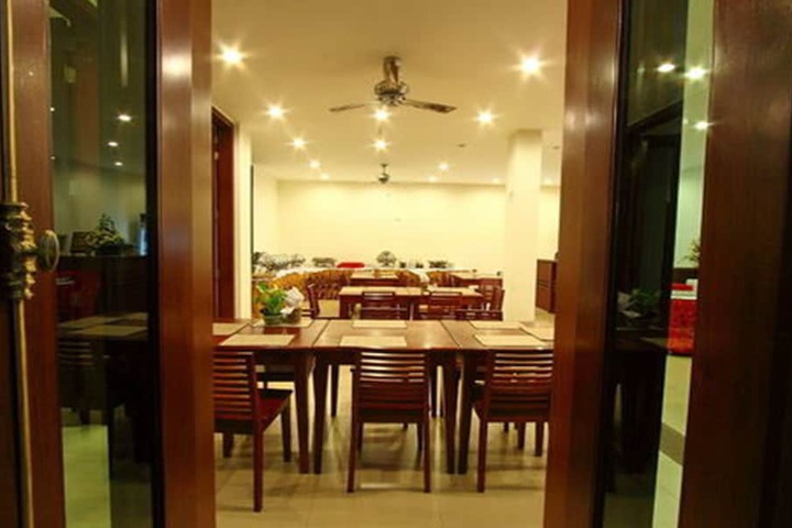 Dining Photos