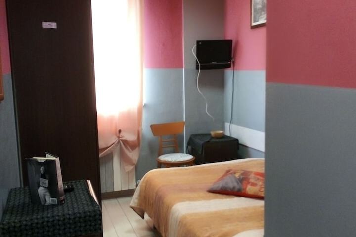 Room 9 of 53