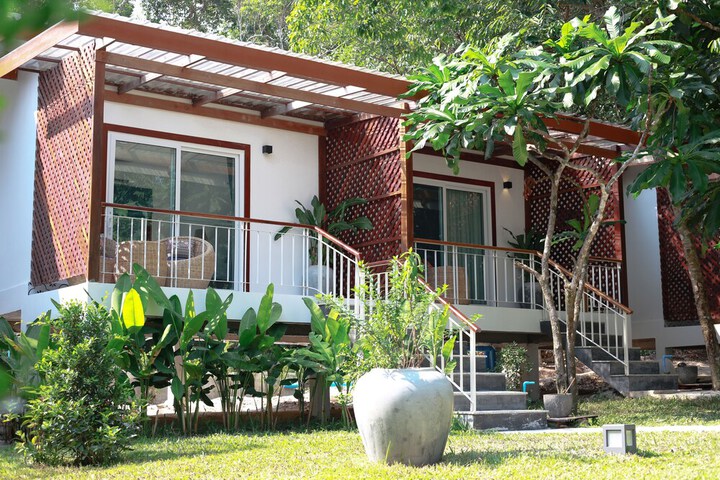 Hotel Exterior 42 of 43