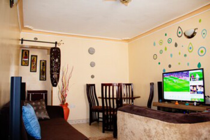 Room 6 of 13