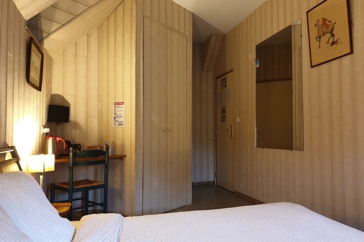 Room 18 of 46
