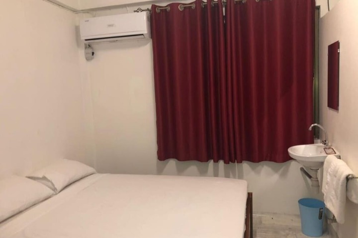 Room 15 of 41