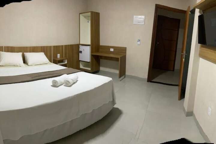 Room 6 of 18