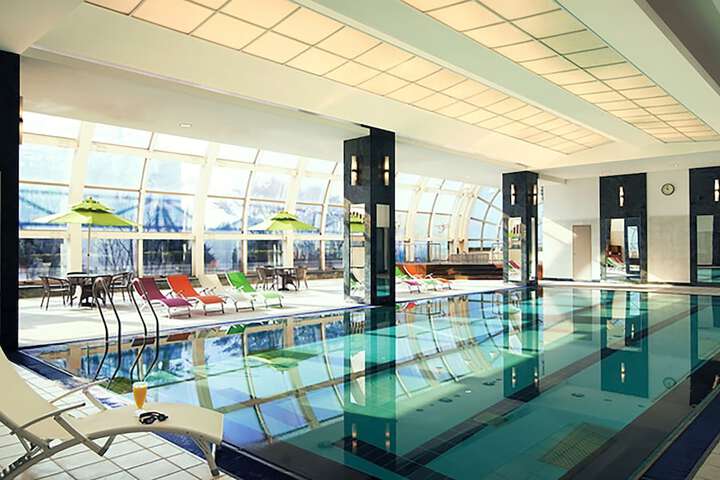 Pool Hotel