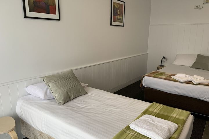 Room 7 of 65