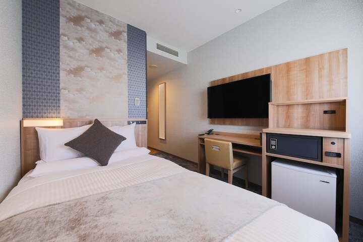 Room 21 of 83