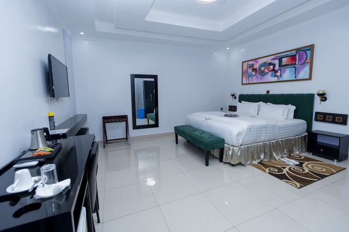 Room 13 of 99
