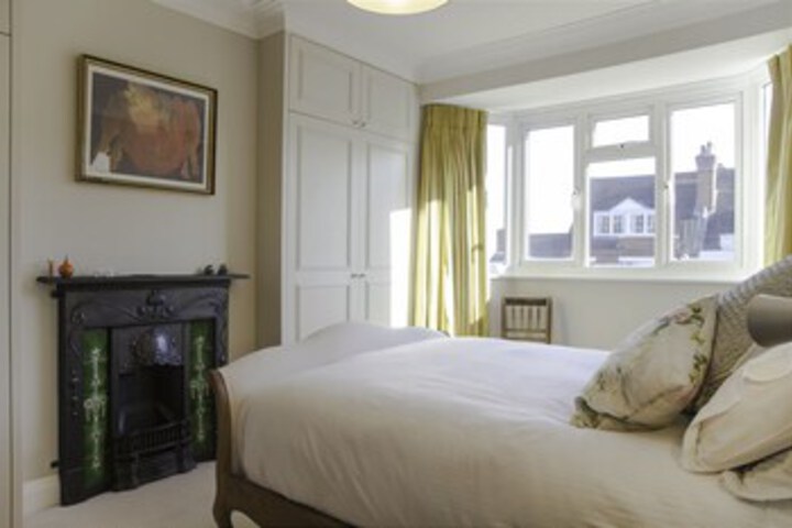 Room 11 of 20
