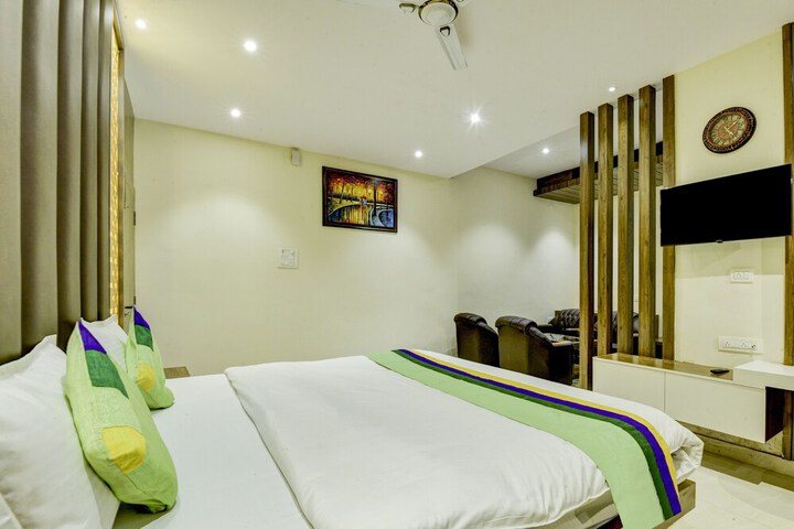 Room 16 of 53