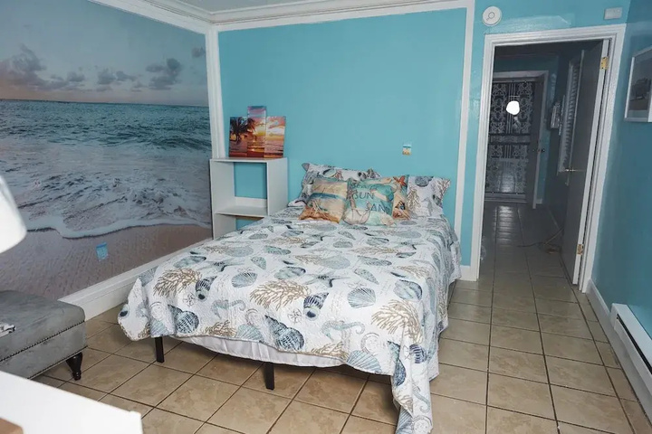 Photo of Beach Inspired Retreat in The Heart of Nashville! 1 Bedroom Home by RedAwning