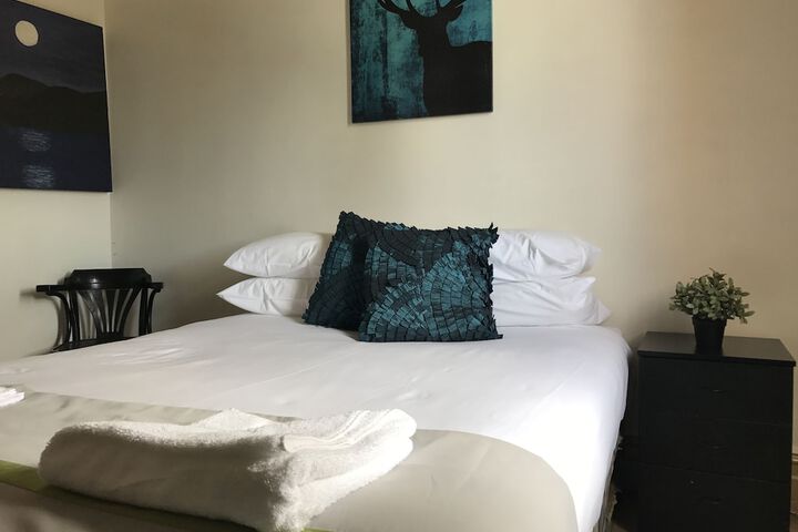 Room 4 of 40
