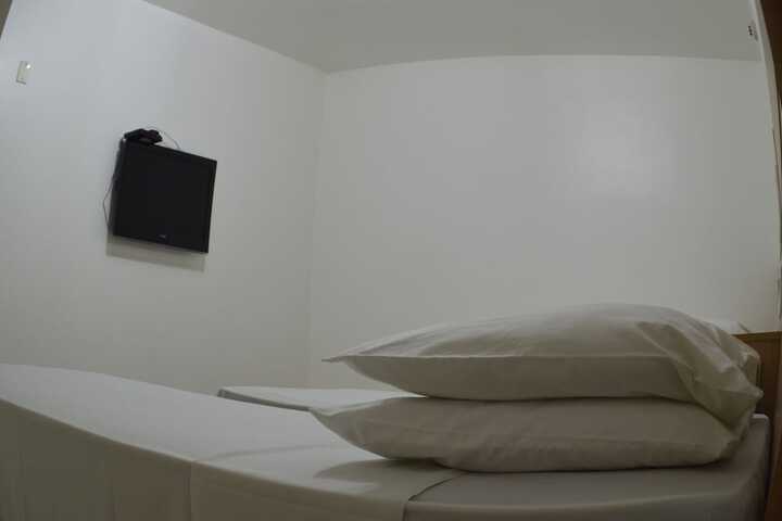 Room 32 of 57