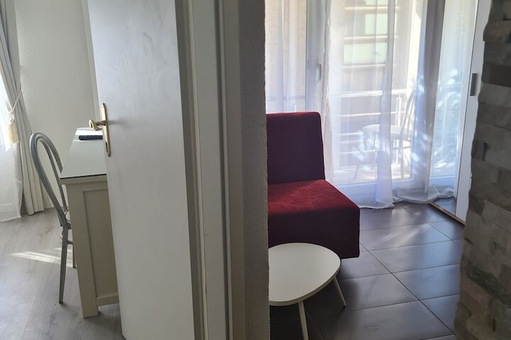 Room 61 of 266