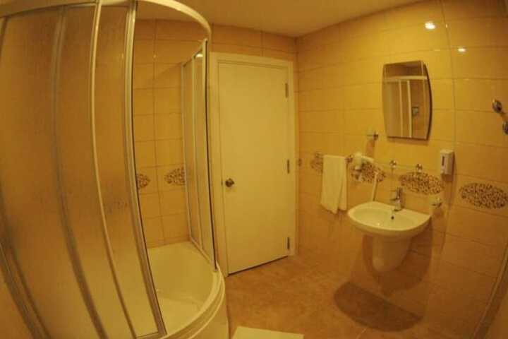 Room 5 of 7