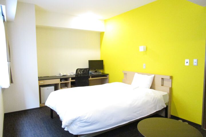 Room 9 of 34